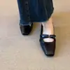 Venta Caliente Estilo Suave Retro Piel Genuina Zapatos Pequeños para Mujer 2026 Otoño Nuevo Estilo Suela Plana Correa Única Punta Aguda Boca Baja Zapatos de Una Sola Pieza