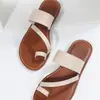 2026 Verão Novo Moda Europeia e Americana Sandálias Rasteirinhas de Dedão Chinelos Femininos para Uso Externo Tamanho Grande Chinelos de Dedo Sandálias de Praia com Dedão