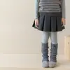 Zapatos y calcetines para niñas, calcetines holgados estilo coreano de otoño e invierno, diseño de personaje de dibujos animados retro en color marrón, calentadores de piernas de punto estilo AB