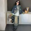 Conjunto de Mezclilla para Niñas 2026 Nueva Ropa de Primavera y Otoño para Niños Chaqueta con Pantalones de Pierna Ancha Curvados y Conjunto de Tres Piezas Estilo Vintage