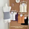 Camisola cálida de forro polar para otoño e invierno con hermoso diseño en la espalda, cuello en V con ribete de encaje, almohadillas en el pecho, tirantes finos, copas fijas y hermoso diseño en la espalda
