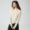 Suéter de punto base de cachemira con textura de otoño para mujer, con diseño de lichi fruncido y cuello semi-alto, elegante, capa interior de nicho.