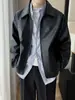 Chaqueta de cuero PU con cremallera de alta calidad para hombre, nuevo estilo otoño e invierno, chaqueta holgada retro estilo aviador biker con cuello de solapa