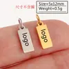 Colgantes pequeños de acero inoxidable pulido en stock con las formas de corazón, hexágono, óvalo y rectángulo con logotipo y texto grabados con láser