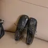 Mocasines negros únicos con cordones para mujer, nuevo estilo otoño 2026, zapatos de suela plana para combinar con faldas, zapatos pequeños de cuero estilo británico