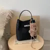 Nova Bolsa de Balde Portátil Estilo Inverno, Simples e Versátil, Bolsa de Ombro Exquisite para Sob o Braço, Bolsa Transversal para Mulheres, Grande Capacidade