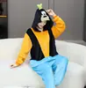 Pijama Entero de Franela Transfronterizo Nueva Serie de Arowana Animales de Dibujos Animados Ropa de Casa para Parejas Adultos Pueden Salir