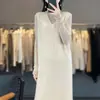 Vestido Tricotado Feminino Estilo Coreano Gola V Blocos de Cor Bordado Sem Mangas Todo em Lã Solto Casual Elegante para o Trabalho Pulôver Vail