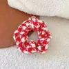 Ambiente de Año Nuevo 2025 Scrunchie de Felpa Roja Otoño e Invierno Aclarador Goma para el Cabello Accesorios para Moño Femenino