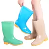 Botas de lluvia de media pantorrilla y pantorrilla alta para mujer, zapatos impermeables con forro de polar, cubrezapatos de goma, botas de agua resistentes al desgaste, botas de lluvia antideslizantes, calzado exterior de suela gruesa para mujer