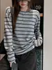 Camiseta Color Block Listrada Estilo Coreano de Fábrica para Mulheres Primavera e Outono Roupa de Baixo Design de Gola Redonda Versátil Solta Preguiçosa Manga Longa Top