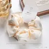 Goma para el Cabello de Scrunchie de Alta Gama Estilo Francés con Moño Grande de Satín, Banda Elástica para el Cabello con Bordes Fruncidos Accesorio para el Cabello