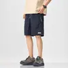 Shorts esportivos masculinos de seda gelada estilo americano para atividades ao ar livre, calça masculina fina e solta de tamanho grande para o verão, shorts à prova d'água casuais no joelho