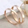 Moda Transfronteriza Europea y Americana Personalizado a Presión Pareja Eterna Pulseras Lisas Brazaletes Ovalados Abiertos Pulseras de Exportación