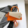 Bolsa Feminina Casual 2025 Verão Novo Estilo Bolsa de Mão Fashion Cravejada de Diamantes Bolsa Quadrada Pequena Transversal Feminina Elegante
