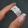 Anillo Margarita Dorada Bicolor Edición Ancha Viento Tela Cepillada Hecho a Mano Italiano Diamante Flor Estilo Mismo Quan Zhilong Mujer