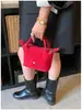 2026 Nuevo Bolso Cruzado Bordado de Dibujos Animados Lindo Personalizado para Trabajadores de Oficina, Bolso de Hombro Elegante y Moderno, Bolso de Mano de Moda