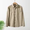 Nova coleção outono e inverno: camisa masculina de veludo cotelê grossa, quente e retrô, com colarinho e bolsos - estilo moderno. 13602
