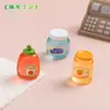 Miniatura de Paisaje Simulación Tarro de Mermelada de Naranja y Fresa Decoración DIY Accesorio Colgante Mini Adorno de Escritorio
