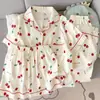Pijama de Gaze de Algodão com Bojo para Mulheres Modelo Dachshund 2026 Novo Conjunto de Três Peças para Primavera, Outono e Verão