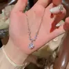 Colar com Pingente de Zircônia Quadrada Ultra Brilhante, Estilo Super Fada, High-End, Corrente de Titânio Versátil para Clavícula, Acessório de Pescoço