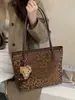 Bolsa de mano grande estilo retro Yaozi, nueva bolsa de hombro para ir al trabajo y casual, moderna bolsa de compras con estampado de leopardo para mujer