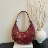 Bolso Retro Elegante Tipo Bollo Transfronterizo para Mujer 2026 Nuevo de Moda Tendencia Remache Luna Creciente Gran Capacidad Bolso de Hombro