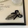 Grampo de Cabelo de Laço com Strass Exquisito e Elegante para Mulheres, Presilha Bico de Pato Lateral Estilo Coreano, Acessório Doce com Toque de Luxo