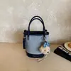 Exquisito Bolso Tote Pequeño para Mujer, Nuevo Verano 2026 Bolso Cubo de Hombro Cruzado Ultra Popular de Moda, Bolso de Viaje
