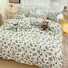 Juego de Cama Estilo Ins de Cuatro Piezas Sábanas Cepilladas Simples Funda Nórdica para Dormitorio Estudiantil Ropa de Cama Funda Nórdica de Tres Piezas 2m Hogar