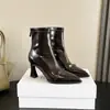 722-3 Botines Puntiagudos Brillantes Elásticos Adelgazantes para Mujer Otoño/Invierno Nuevo Estilo Hebilla Metálica Tacón Alto Cremallera Trasera Temperamento