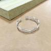 Pulsera de Plata Chapada de Venta Caliente Estilo Coreano Pulsera Sandy para Mujer Bucle de Doble Alambre Amor Entrelazado Pulsera de Onda de Agua Pulsera de Ola