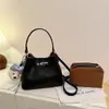 Bolsa Elegante com Fecho de Metal, Bolsa Saco de Ombro Único Estilo Luxo Leve para Mulheres, Nova Versão Coreana 2026 Versátil Casual Bolsa Transversal