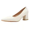 Sapatos de salto alto off-white estilo francês para mulheres, novo modelo 2026, couro macio elegante, salto grosso, confortáveis para os pés, sapatos profissionais femininos de corte baixo