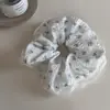 Tecido Floral Azul Marinho Elástico de Cabelo para Intestino Grosso Versátil Flor de Cabeça Fresca Lenço Quadrado Artístico Retrô Corda de Cabeça Elegante para Rabo de Cavalo