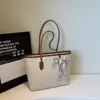 Bolsa de Hombro Grande de Moda para Viajes, Venta Caliente Otoño e Invierno, Pedido Extranjero, Bolso de Hombro Simple Retro Moderno para Mujer 2026