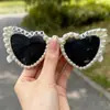 2025 Novos Óculos de Sol com Pérolas e Letras de Amor Transfronteiriço para Homens e Mulheres Festa Moda Óculos de Sol para Formatura Ponto Venda Atacado