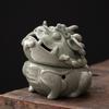 Queimador de incenso de cerâmica celadon de unicórnio Artesanato do forno Yue Ornamentos de incenso Queimador de aromaterapia de fluxo reverso Incenso para casa