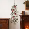 Colgante de pared de vid con hojas verdes artificiales y bayas rojas decoración de pared de porche navideño decoración de entrada de patio festivo arreglo floral
