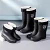 Botas de lluvia engrosadas, botas de trabajo industrial y minera, zapatos de agua para hombre, duraderos y cálidos, adecuados para uso en cocina, pesca, impermeables, antideslizantes y con forro de felpa para mayor calidez