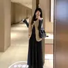 Vestido de punto de cintura alta estilo francés para mujer, nueva colección otoño e invierno 2026, conjunto casual y sofisticado de dos piezas con vestido largo entallado a la cintura