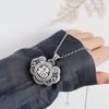 S999 Estilo Étnico Clásico Retro Cadena de Suéter Colgante Filamento Hueco Candado de la Fortuna Bolsa Colgante Grande para Mujer