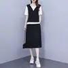 Conjunto elegante e moderno de top com capuz e saia de alta qualidade, novo modelo de verão 2026, conjunto de duas peças emagrecedor e casual