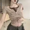 Falso dos piezas Estilo Retro Americano Cuello halter en V Manga corta Verano para mujer Nuevo estilo Chica picante Estampado de letras Top corto Moderno Ins