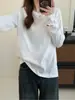 Ying+ Treze Linhas Bordado de Letra no Peito Esquerdo Floco de Neve Algodão Gola Redonda Manga Longa Camiseta Versátil Diária Modeladora M111-5362