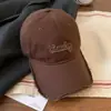 Gorra de béisbol cepillada desgastada para mujer 2024 Nueva para circunferencia de cabeza grande cara que se ve pequeña visera suave parte superior suave ala ancha sombrero beige