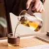 Tetera Compartida Especializada de Vidrio de Borosilicato con Asa Lateral de Madera de Durazno y Filtro Integrado para Uso Doméstico Preparación de Té Kung Fu