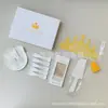 Conjunto Descartável de Faca, Garfo e Prato de Aniversário Embalagem de Caixa de Presente Personalizada de Alta Qualidade Plástico Espessado Cinco em Um Utensílios de Mesa para Bolo