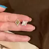 Pendientes de Estilo Francés de Lujo Ligero Personalidad Retro con Tachuelas de Diamante Escama de Dragón Hielo Triturado, Pendientes de Moda, Dinámicos, Simples y Exquisitos