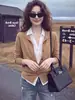 Cardigã de malha cáqui falso de duas peças com mangas compridas, único e bonito, top fotogênico, design de outono feminino, moda de nicho